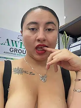 _Sarah-Office1 现场XXX聊天