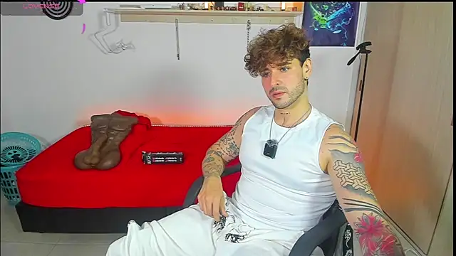 ARES_TATTO élő XXX-chatje