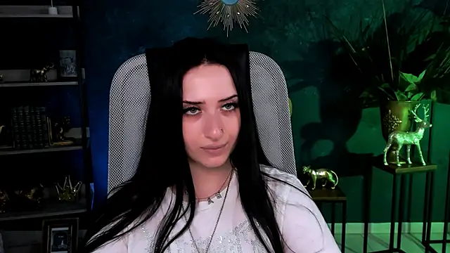 MonicaLowes XXX чат на живо
