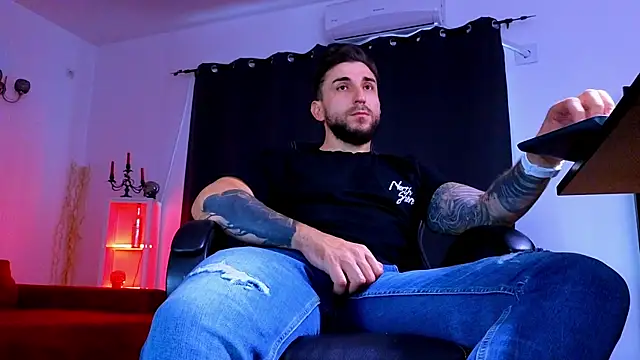 MightyAaron66 Webcam Show