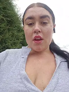 Chat +18 de Fiery_Mia ao vivo