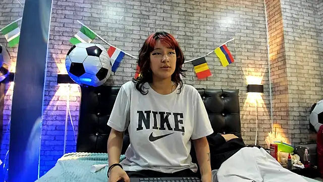 Keily_and_cartyx Adlı Modelin Canlı XXX Sohbeti