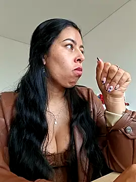 Luianna Live XXX-chat