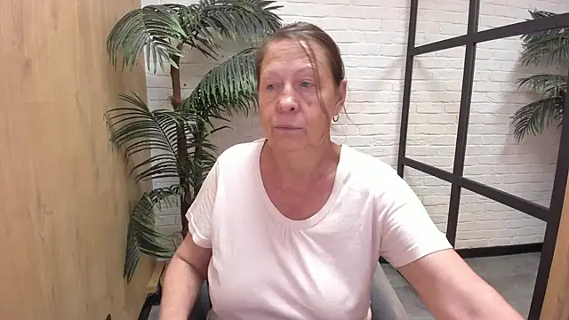 LindaPassionate's Live XXX Chat