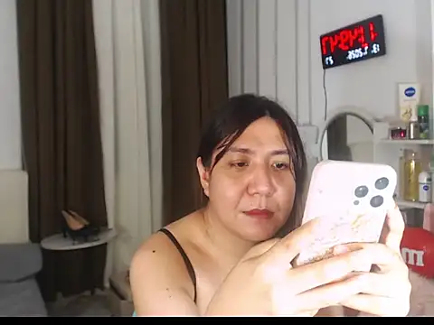 XXX chat uživo modela stellahugeX