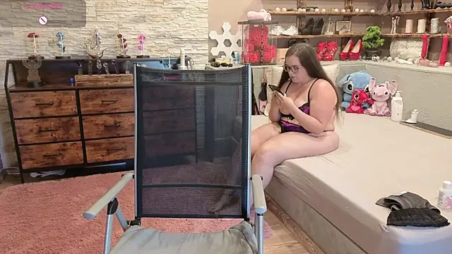Kimberly-Caprice's Live XXX Chat