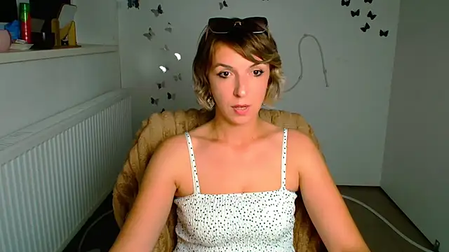 Lana_FoxyyのライブXXXチャット