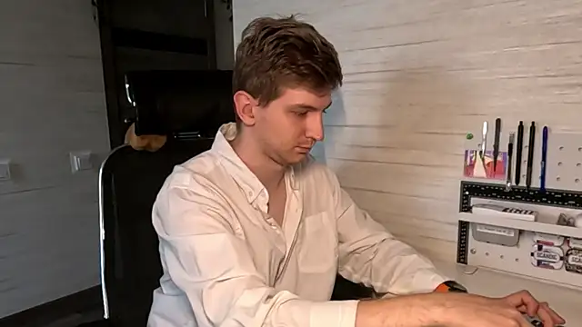 Czat XXX na żywo – Einar_Nut