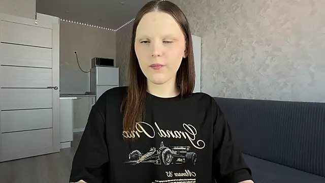 vertul1ana Adlı Modelin Canlı XXX Sohbeti