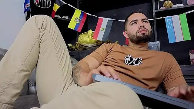 Chatroom XXX en direct de matteosantos