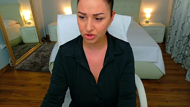 Pokazy przed kamerką – Just--Amy