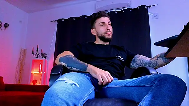 MightyAaron66 Live XXX-chat