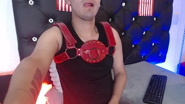 Онлайн чат XXX Maximo_Lux