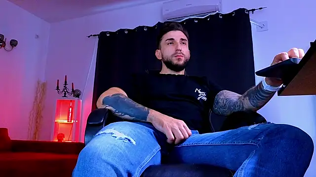 MightyAaron66 现场XXX聊天