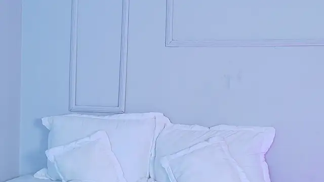 VioletBloomm's Live XXX Chat