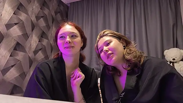 Chat +18 de LunarCouple_ ao vivo