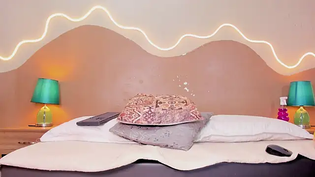 ValeryTrans_ élő XXX-chatje