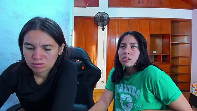 Soffy_and_Emily লাইভ XXX চ্যাট