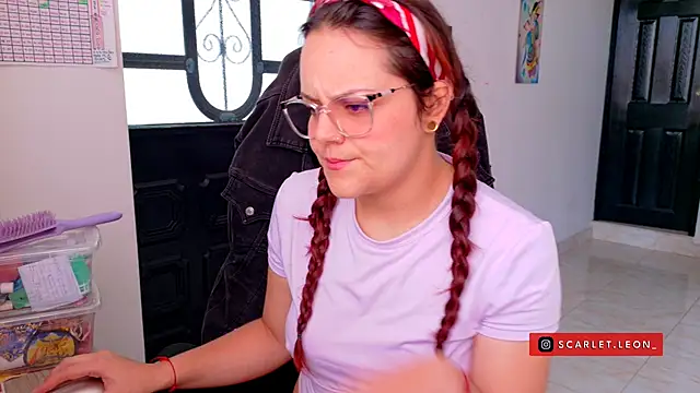 Scarletleon77's Live XXX Chat