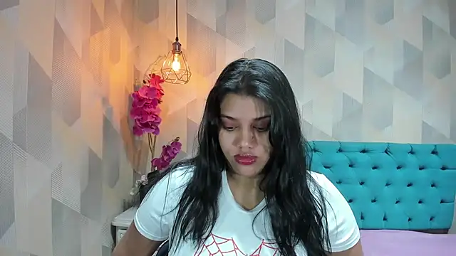 LindaBreeS' Live XXX Chat