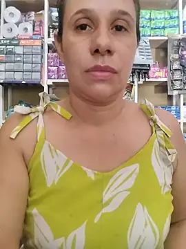 MIA-LARIOS Live XXX-Chat