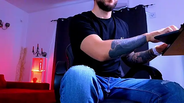 MightyAaron66 Chat XXX live