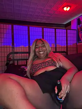 MercedesRedd's Live XXX Chat