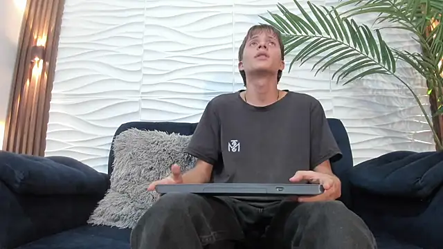 Pavo_tv Adlı Modelin Canlı XXX Sohbeti