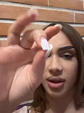 IvyNox Adlı Modelin Canlı XXX Sohbeti