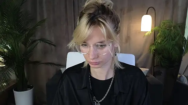 NoraMoreaun Live XXX chat