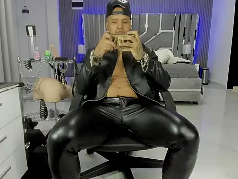 master_leather 现场XXX聊天