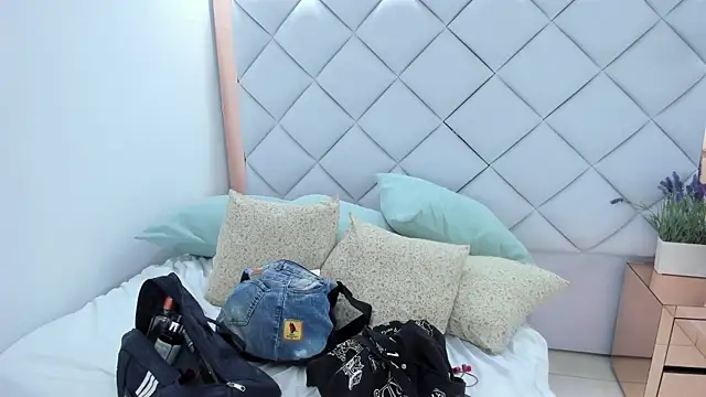 crystalstonee XXX чат на живо