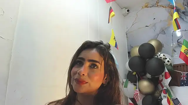 Holly_22 Live XXX Chat