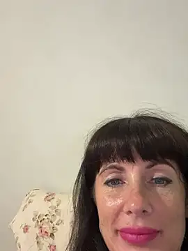XXX chat uživo modela LadyLuxLover