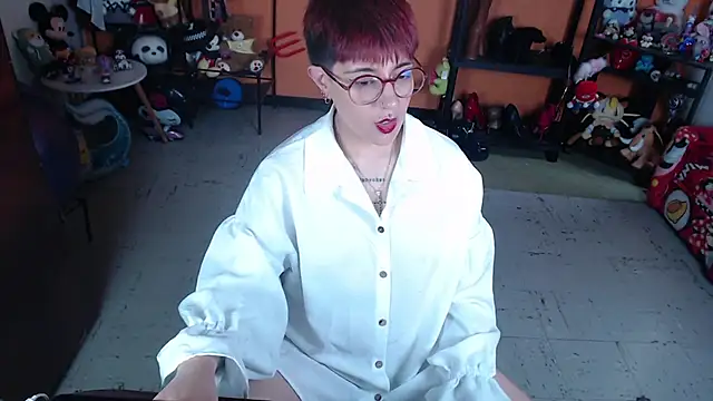 Онлайн чат XXX MissMiia2
