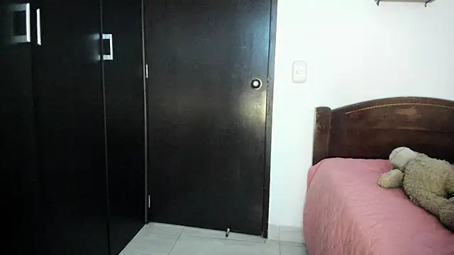 Lucy_Doll85: απευθείας συνομιλία ΧΧΧ
