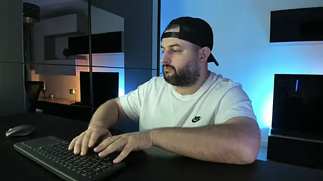 DravenPeak élő XXX-chatje