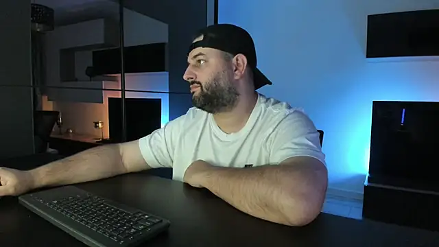 DravenPeak's Live XXX Chat