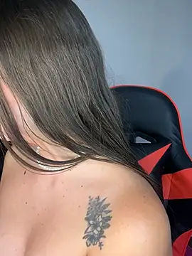 Živý XXX chat mia_bornner