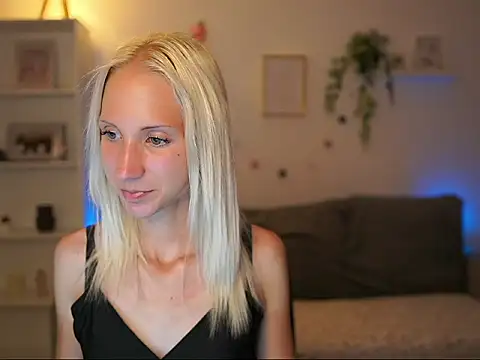 PiperPerri18 Webcam Show