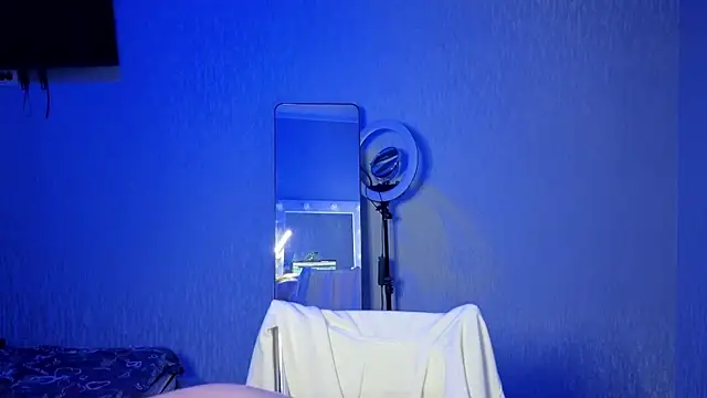 Chatroom XXX en direct de Kira__love1