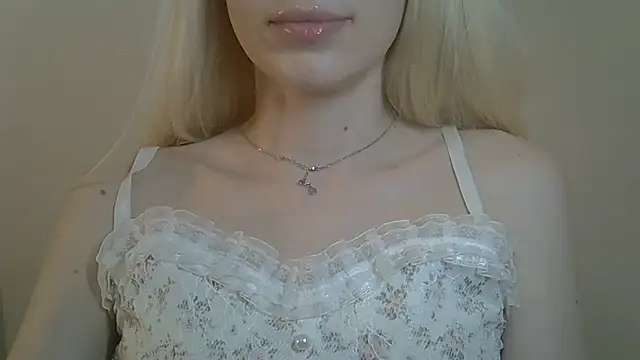 ViraVrema's Live XXX Chat