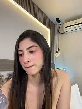 evelyn_hills' Live XXX Chat