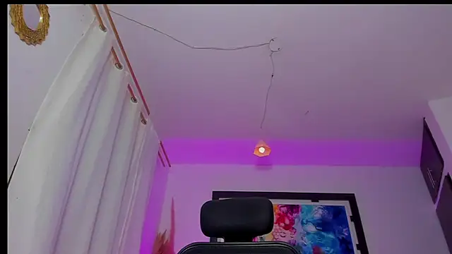 Scarlett_811's Live XXX Chat