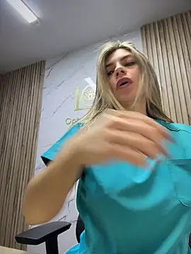 alicee16 élő XXX-chatje
