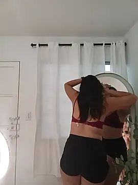 Julieth_hot-69's Live XXX Chat