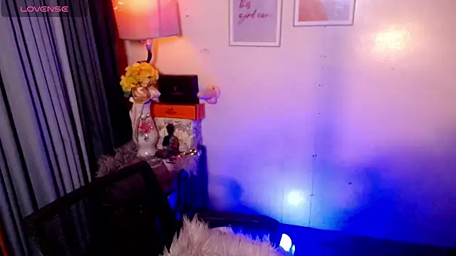 دردشة urmidnightcravingsxx الجنسية المباشرة
