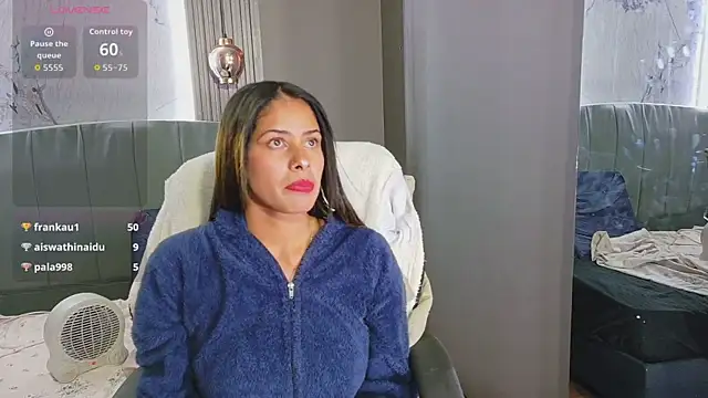 nairobi8 Adlı Modelin Canlı XXX Sohbeti