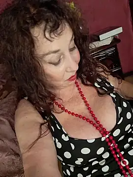 GypsyEsmeralda's Live XXX Chat
