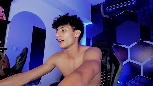 Živý XXX chat MaxiimoRomano_